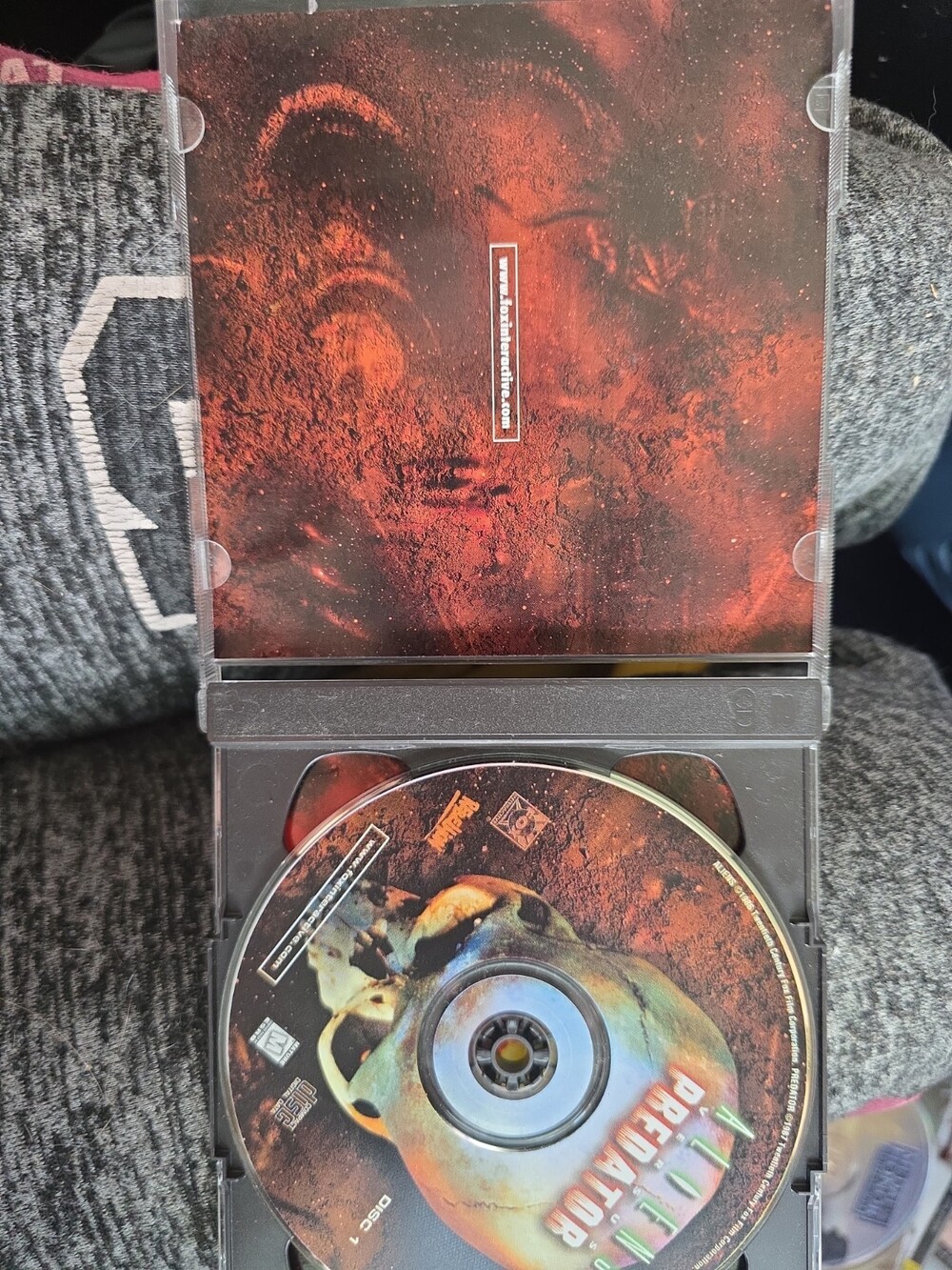 Aliens Versus Predator Windows PC Game - Picture 3 of 4